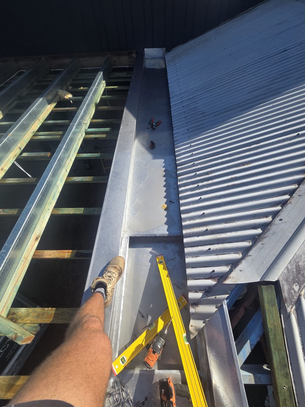 Galvanised box gutter on a carport roof